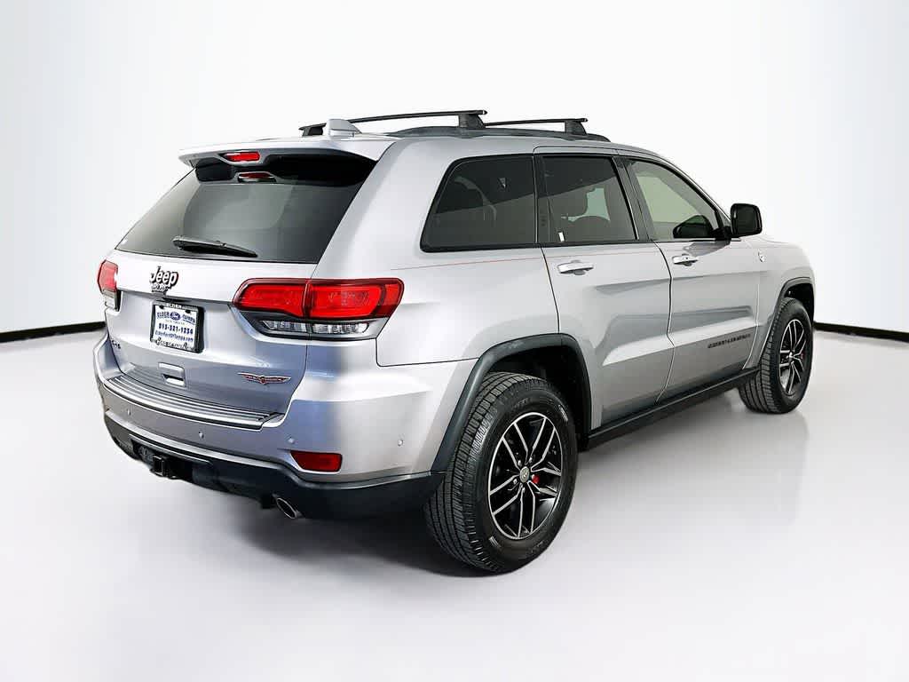 Thumbnail: 2017 Jeep Grand Cherokee - 25