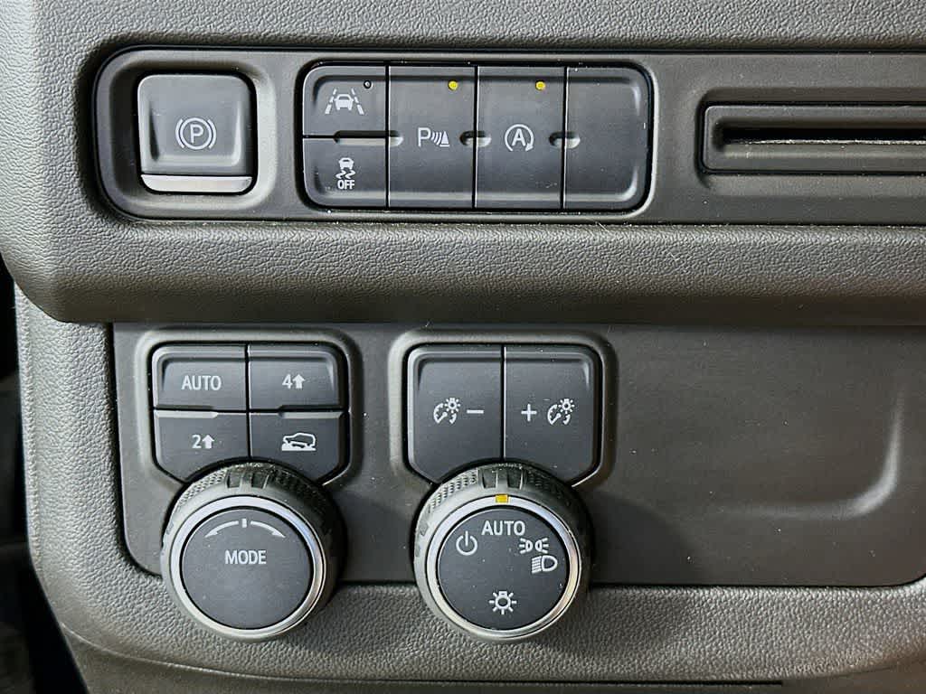 2023 Chevrolet Suburban LT 27