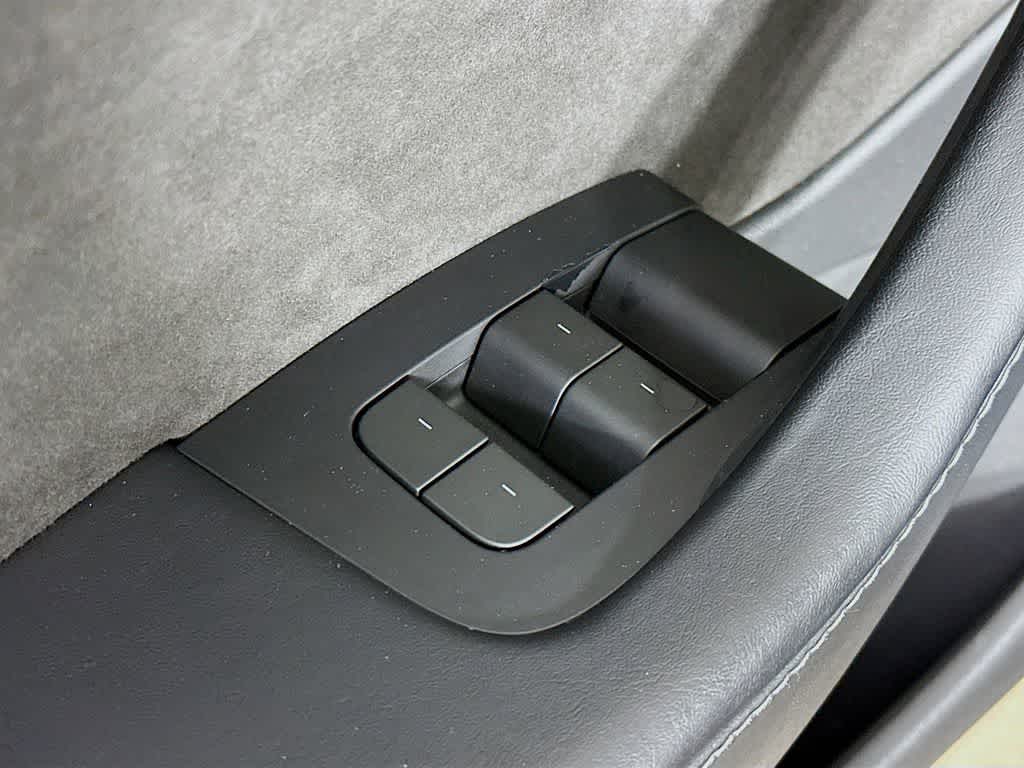 Thumbnail: 2022 Tesla Model 3 - 27