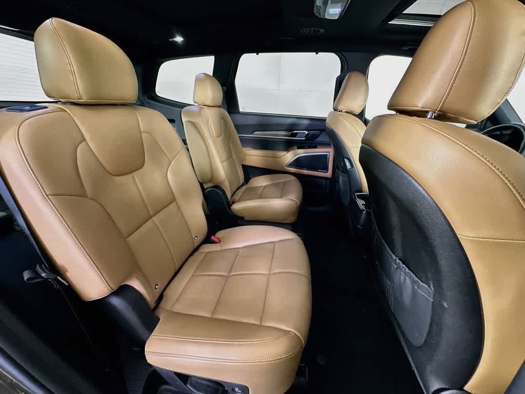 Thumbnail: 2020 Kia Telluride - 33