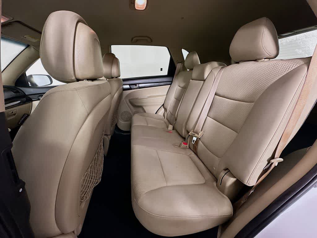 Thumbnail: 2013 Kia Sorento - 13