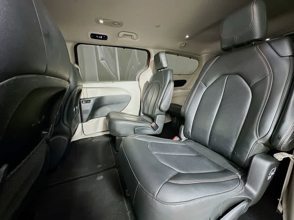 Thumbnail: 2020 Chrysler Pacifica - 14