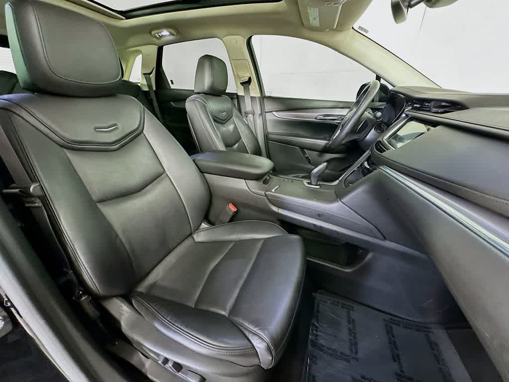 Thumbnail: 2017 Cadillac XT5 - 15