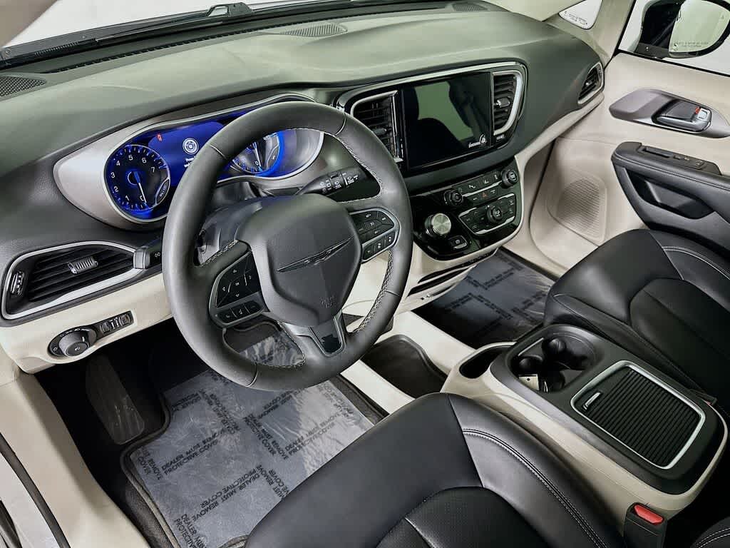 Certified 2024 Chrysler Pacifica Touring L Van