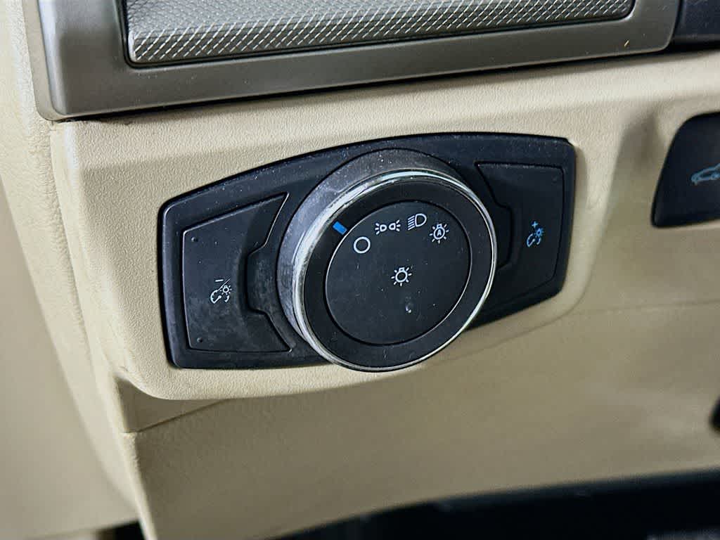 Thumbnail: 2016 Ford Fusion - 27