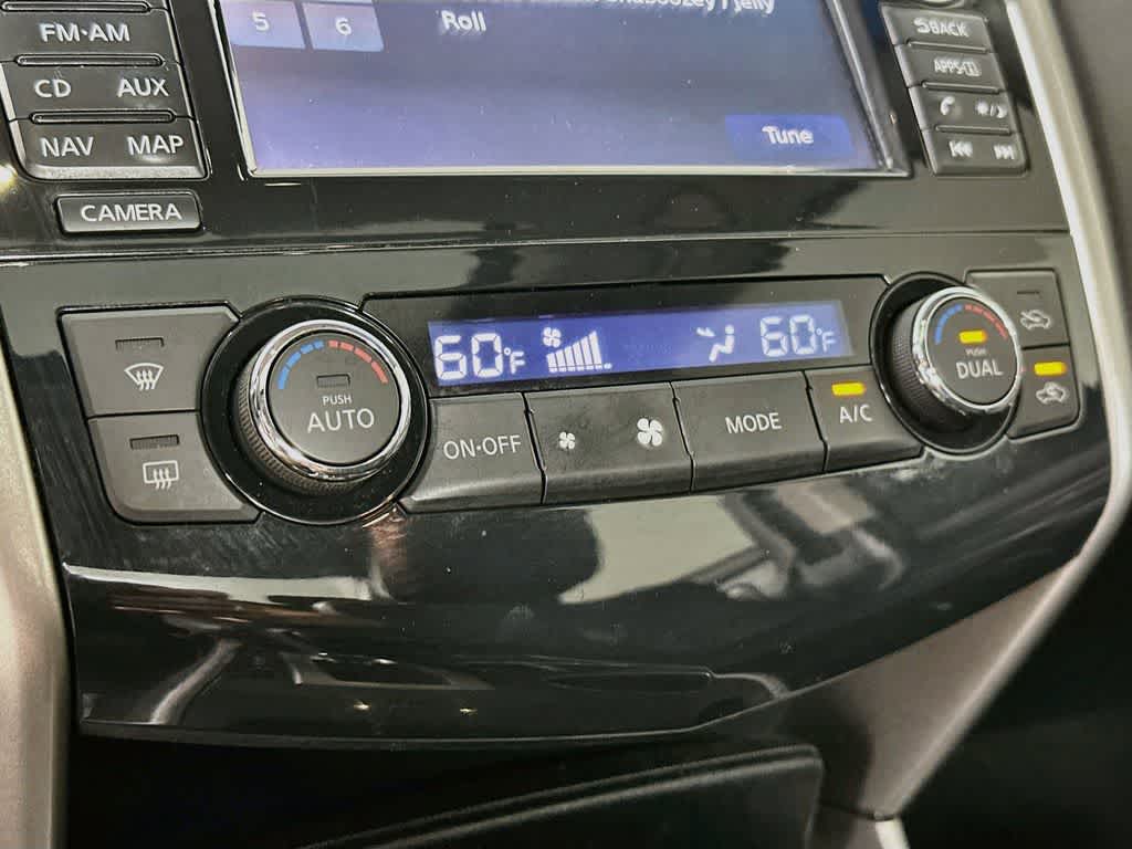 Thumbnail: 2014 Nissan Altima - 17