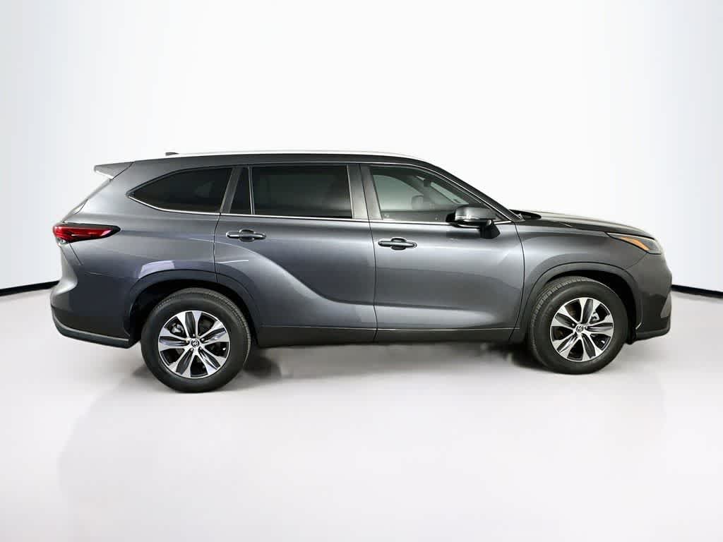Thumbnail: 2023 Toyota Highlander - 26