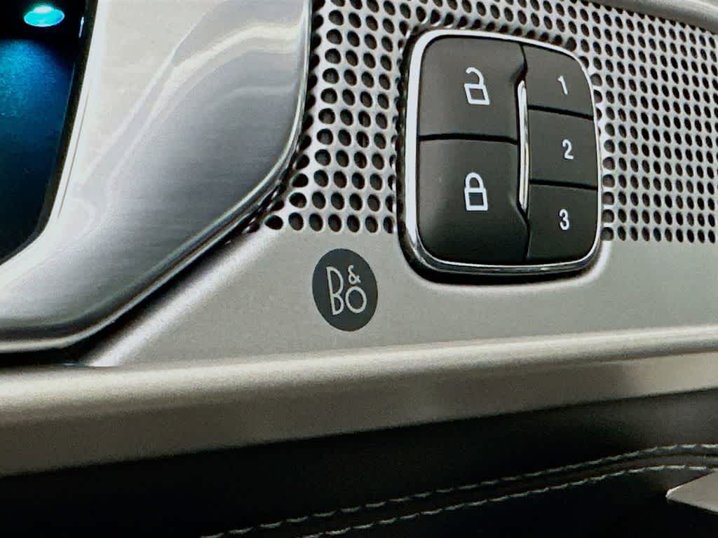 Thumbnail: 2020 Ford Explorer - 31