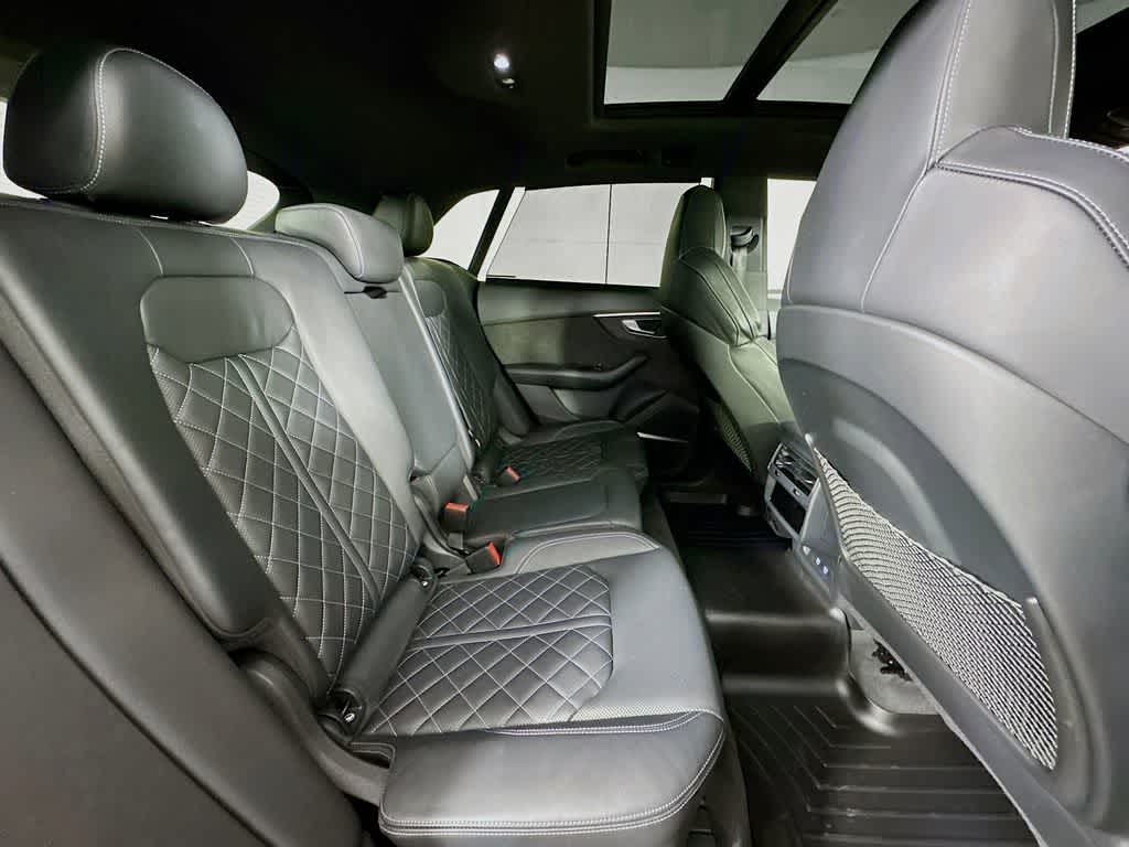 Thumbnail: 2020 Audi SQ8 - 33