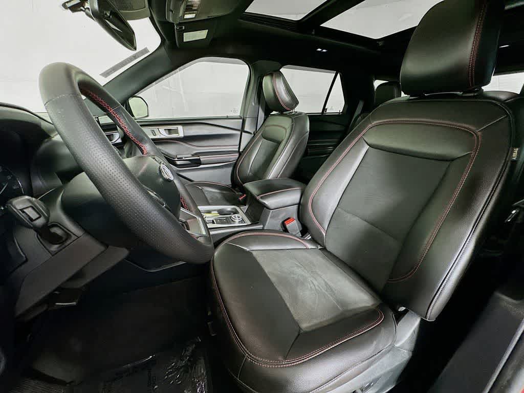 2022 Ford Explorer ST-Line 12