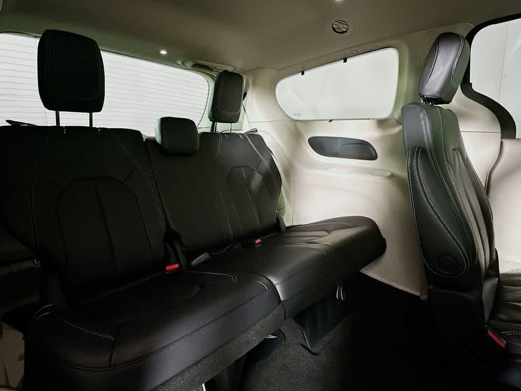 Thumbnail: 2022 Chrysler Pacifica - 31