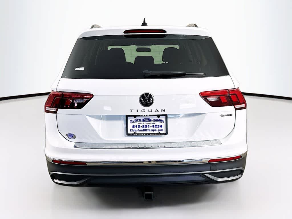 Thumbnail: 2022 Volkswagen Tiguan - 5
