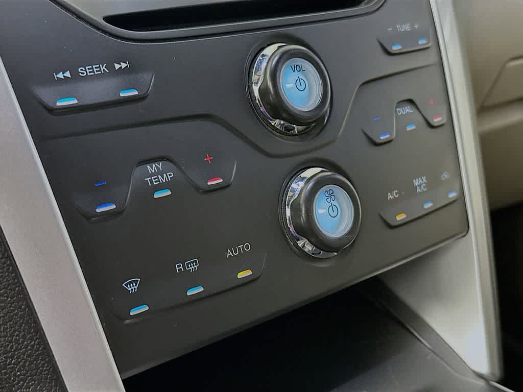 Thumbnail: 2011 Ford Explorer - 18