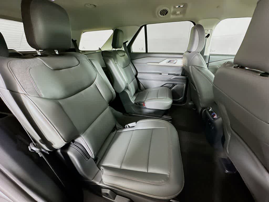 Thumbnail: 2025 Ford Explorer - 32