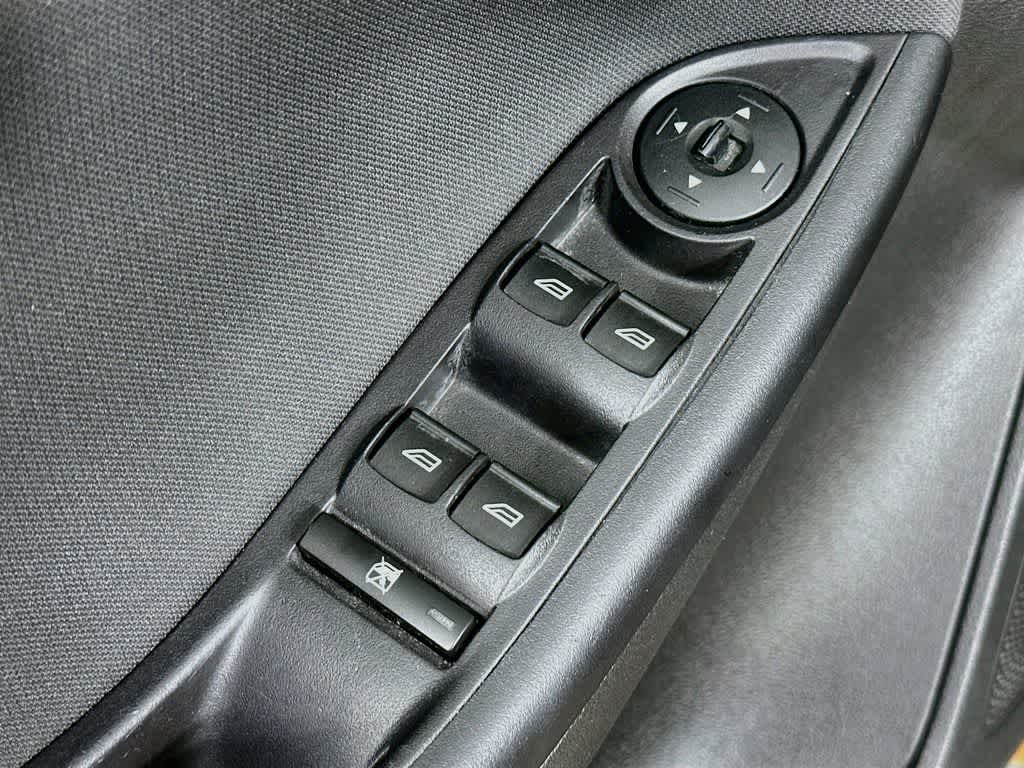 Thumbnail: 2015 Ford Focus - 28