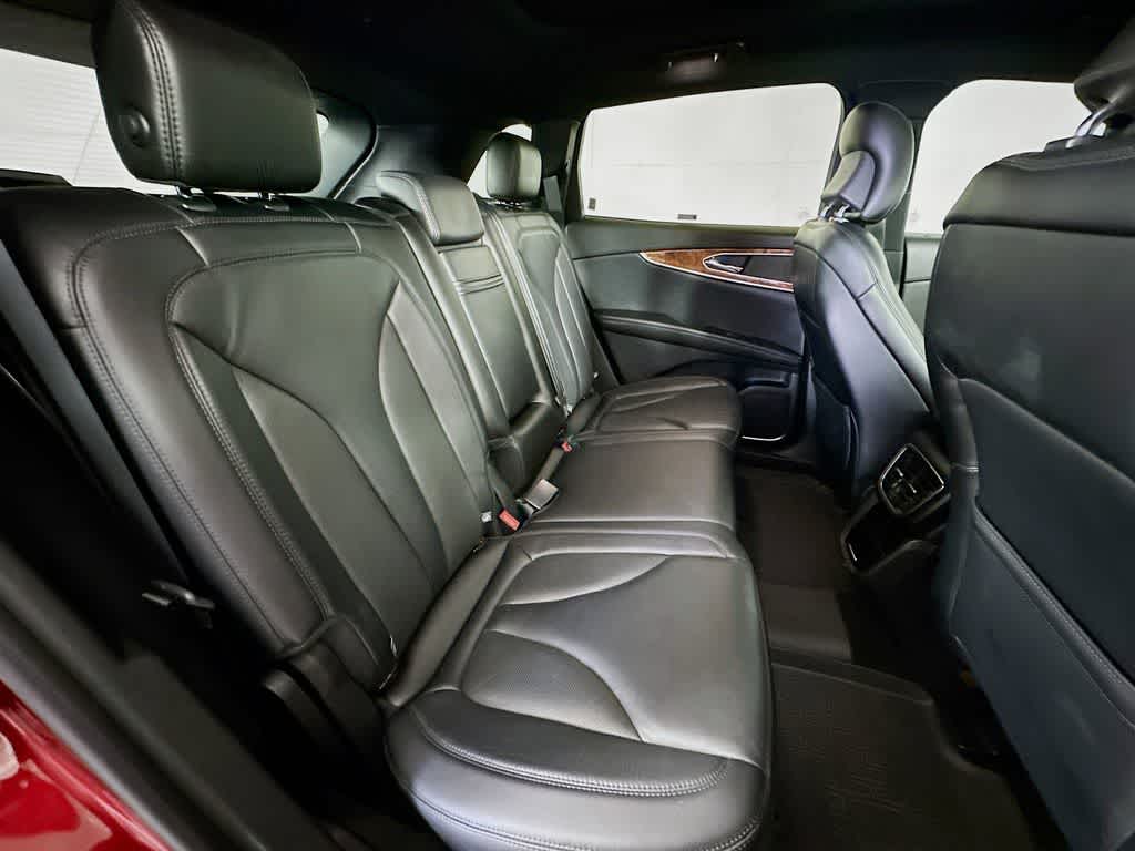 Thumbnail: 2019 Lincoln Nautilus - 33