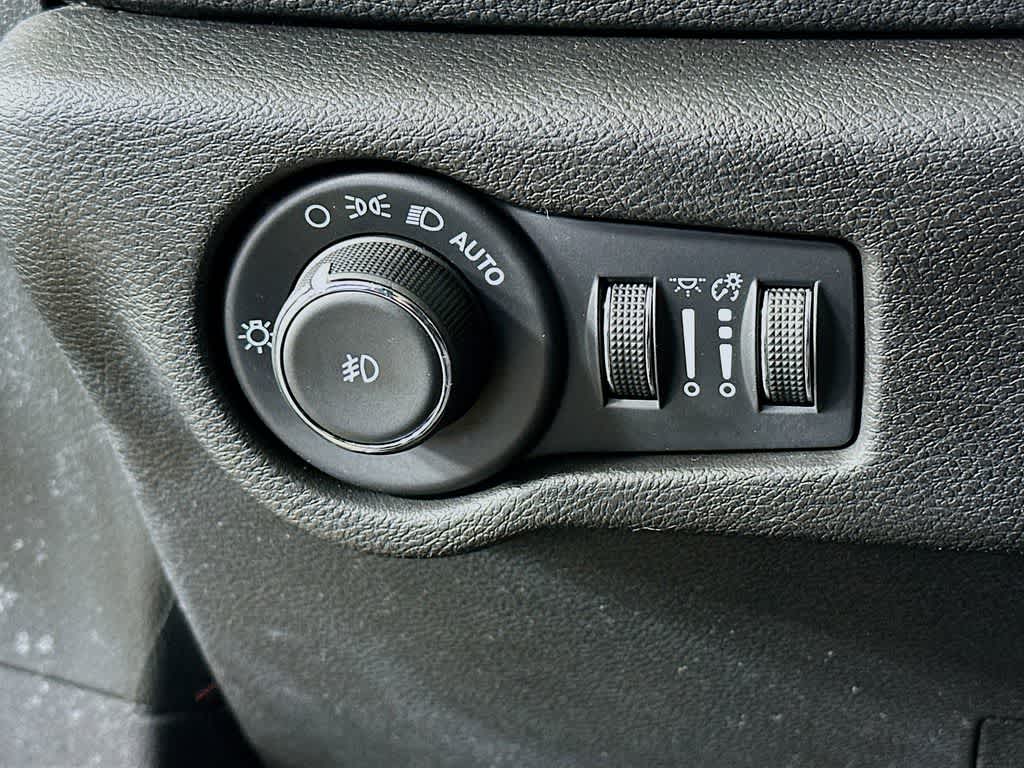 Thumbnail: 2022 Chrysler Pacifica - 26