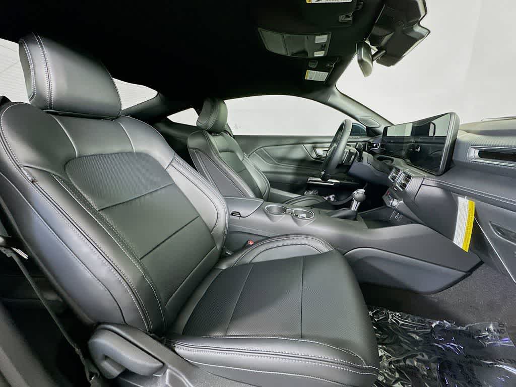 Thumbnail: 2025 Ford Mustang - 14