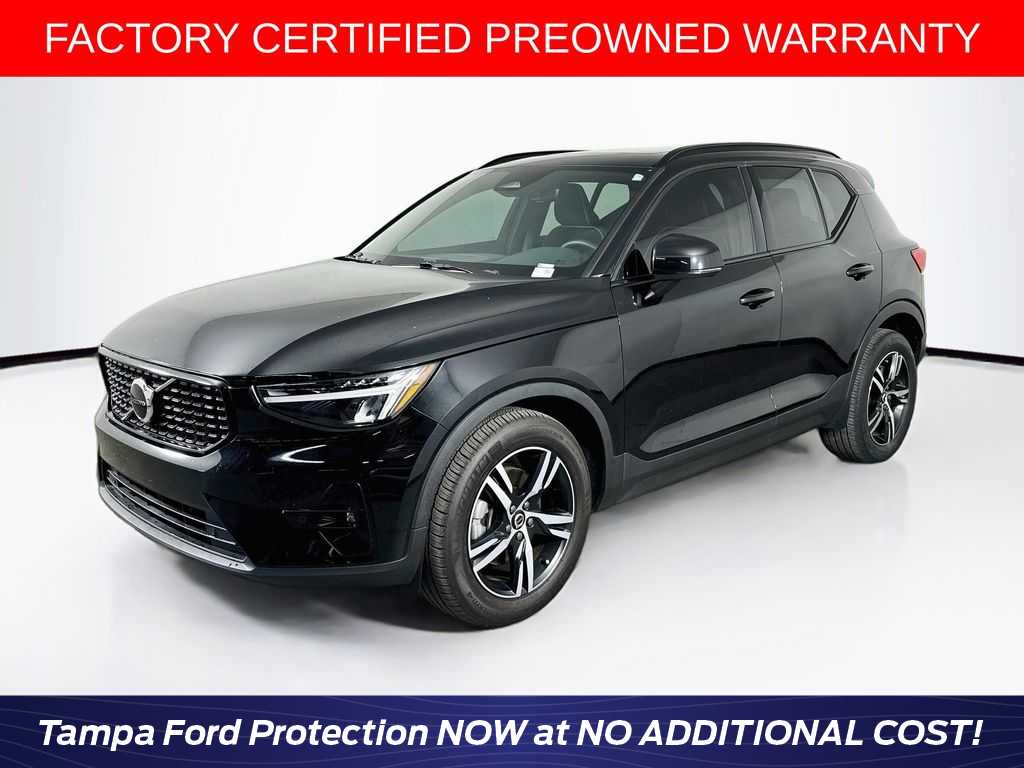Thumbnail: 2023 Volvo XC40 - 1
