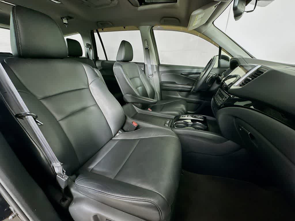 Thumbnail: 2016 Honda Pilot - 15