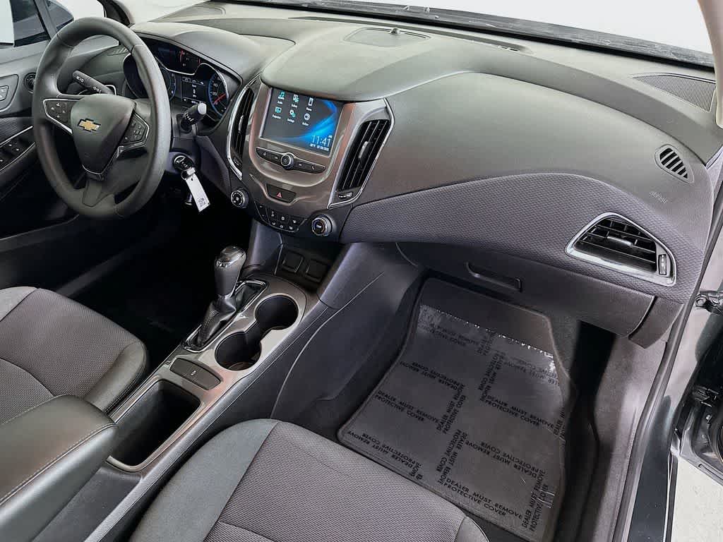 Thumbnail: 2018 Chevrolet Cruze - 30