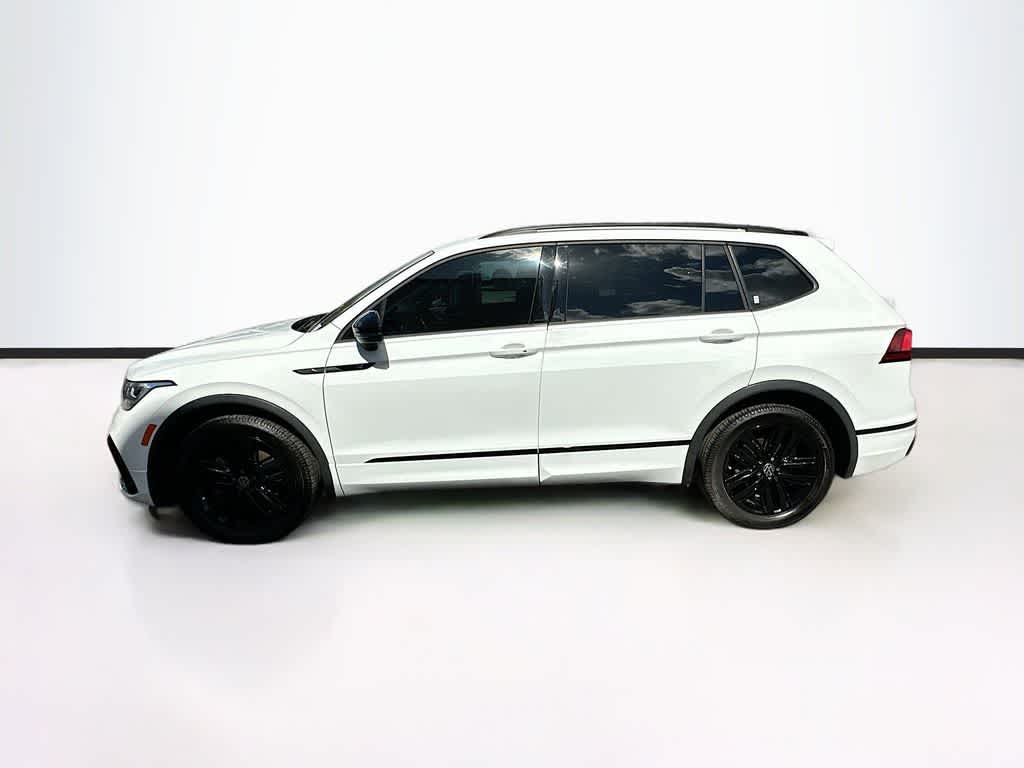 Thumbnail: 2022 Volkswagen Tiguan - 3