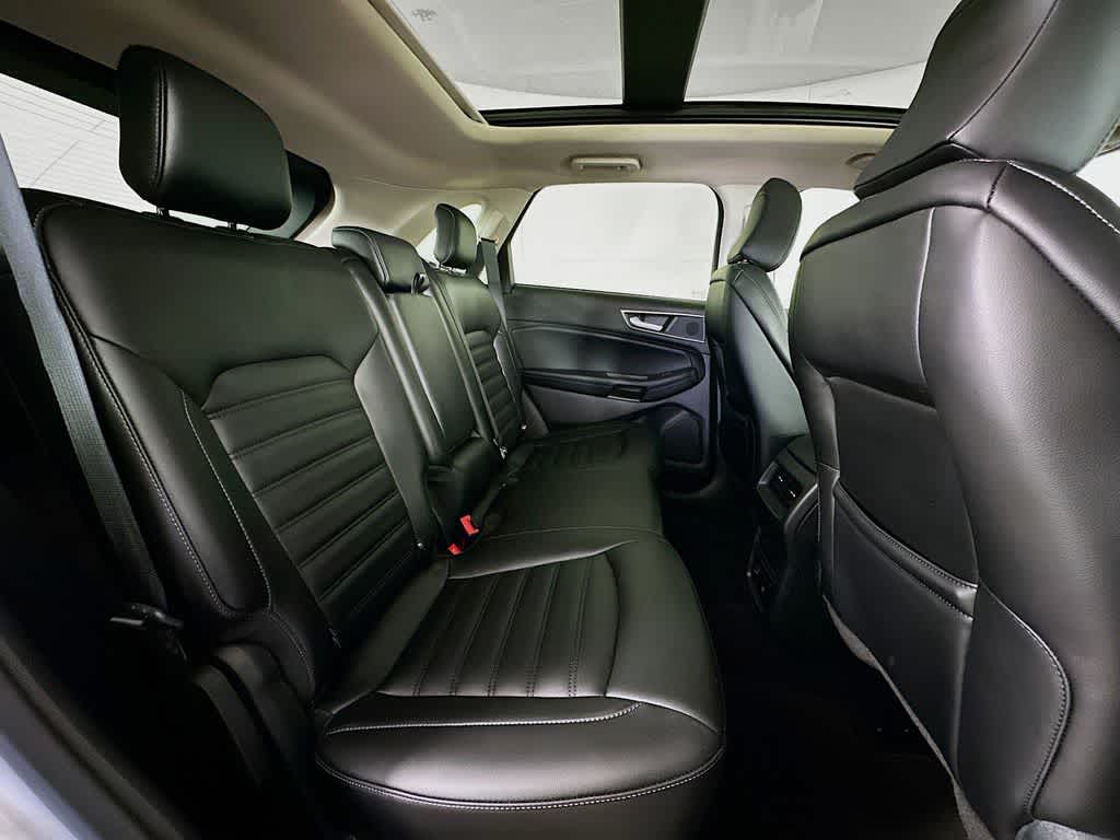 Thumbnail: 2022 Ford Edge - 33