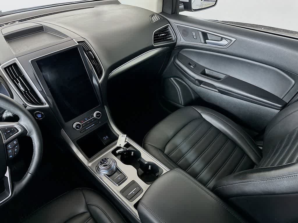 Thumbnail: 2022 Ford Edge - 11