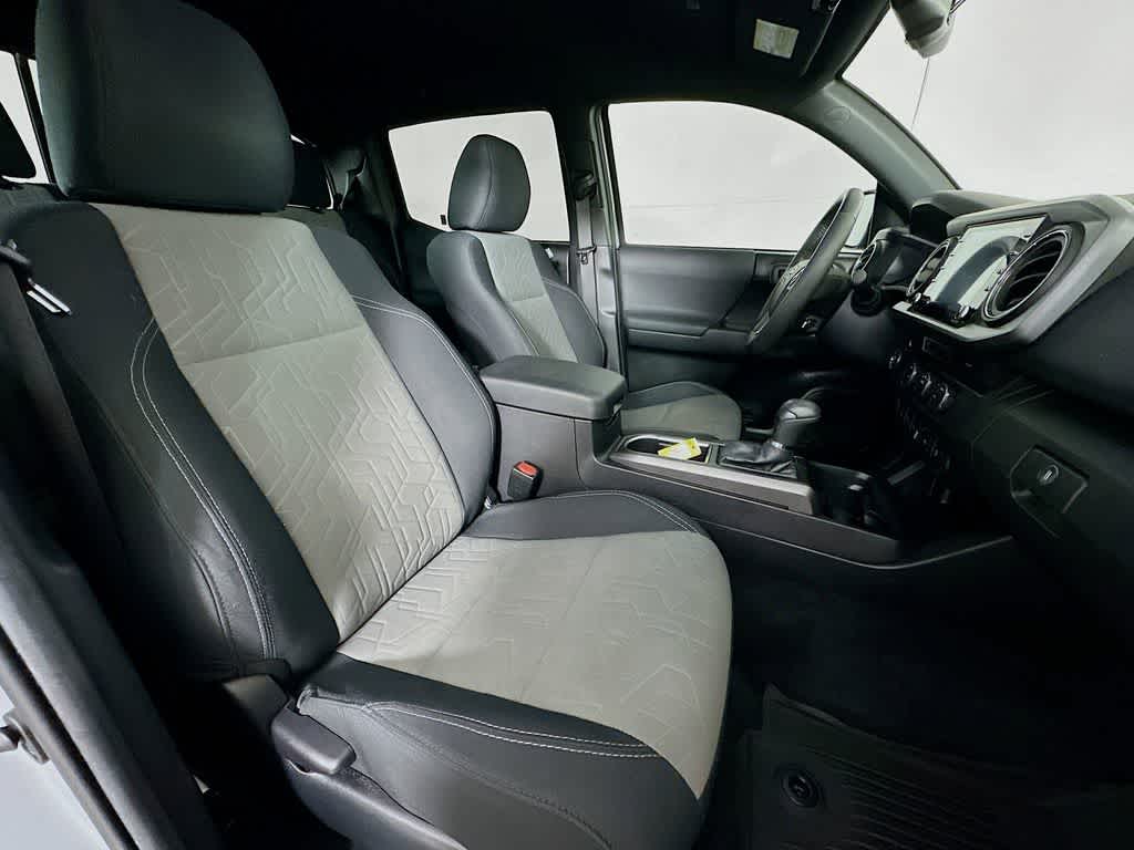 Thumbnail: 2021 Toyota Tacoma - 14