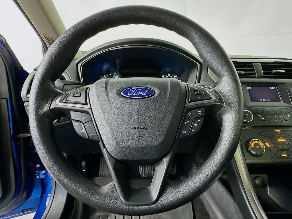 Thumbnail: 2017 Ford Fusion - 15