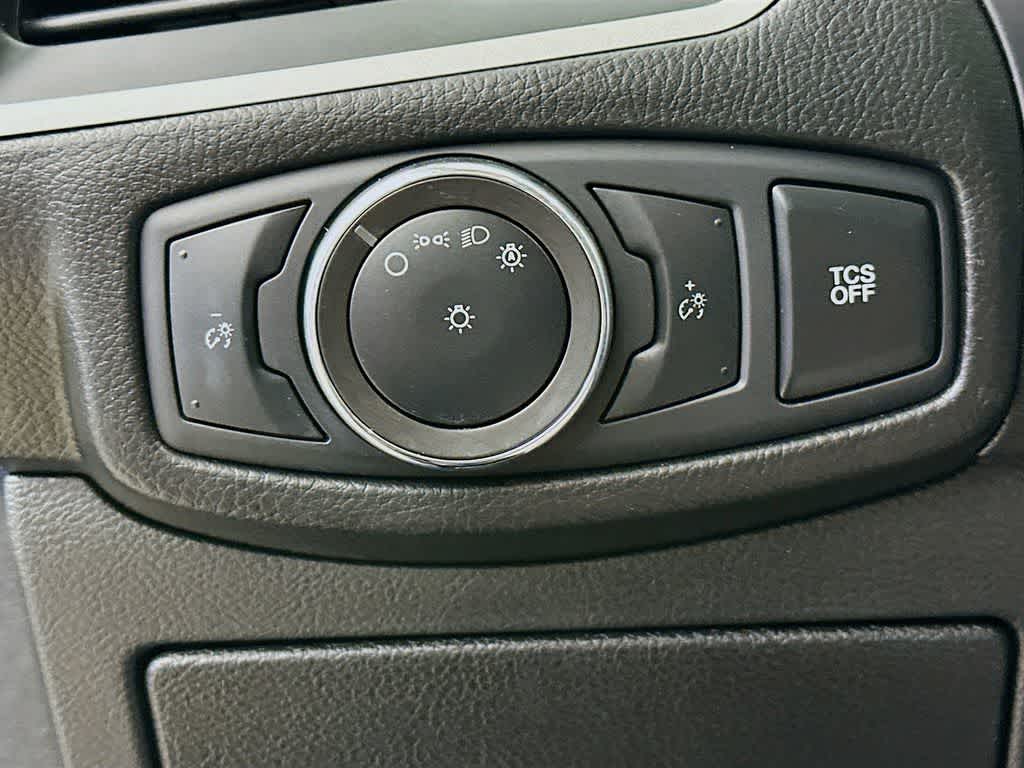 Thumbnail: 2022 Ford Edge - 25