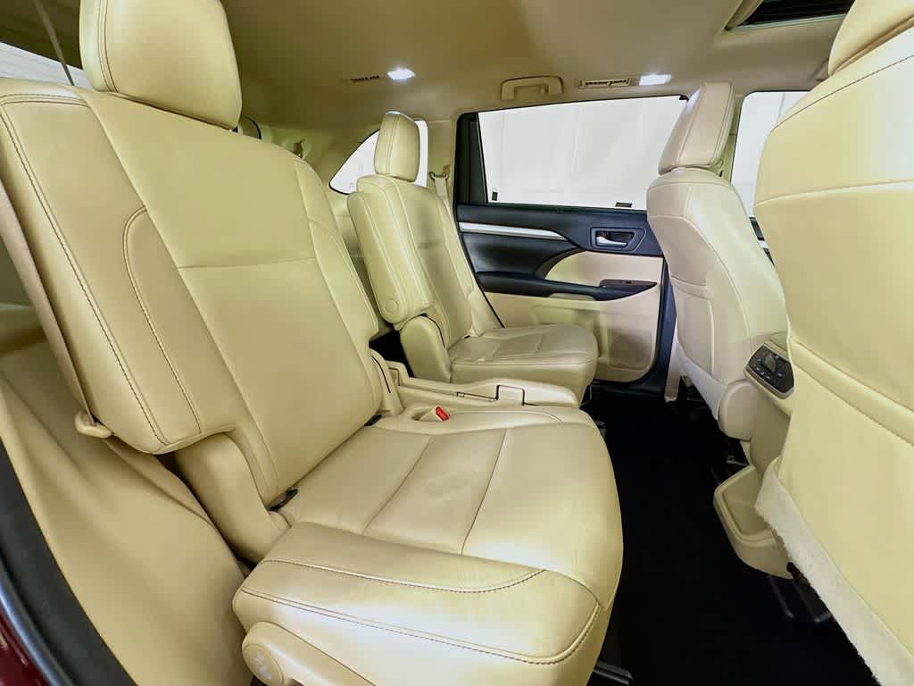 Thumbnail: 2018 Toyota Highlander - 34