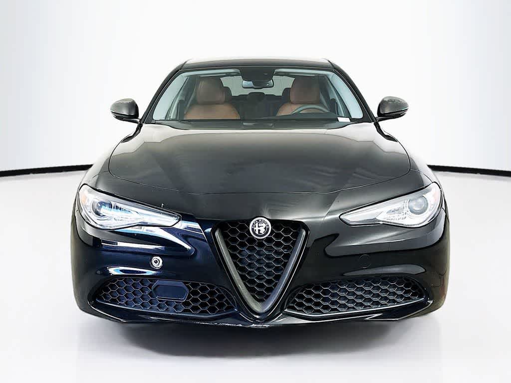 Thumbnail: 2018 Alfa Romeo Giulia - 6