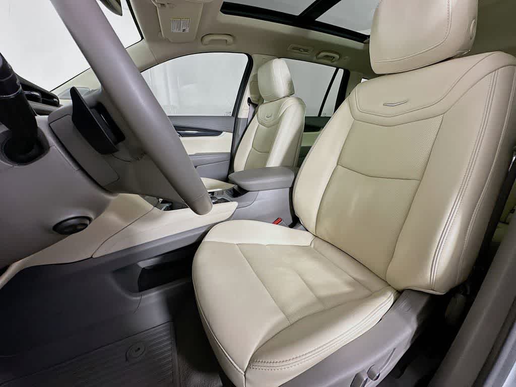 Thumbnail: 2023 Cadillac XT6 - 12