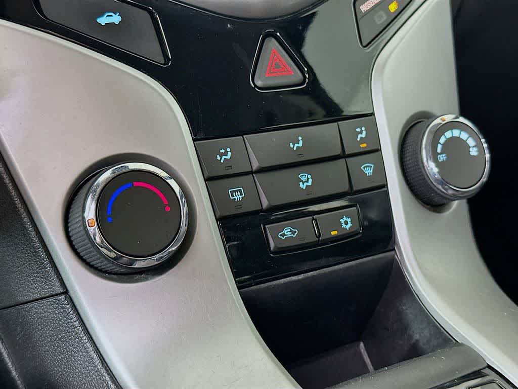 Thumbnail: 2015 Chevrolet Cruze - 17