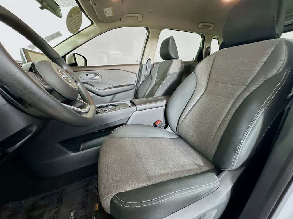 Thumbnail: 2022 Nissan Rogue - 12