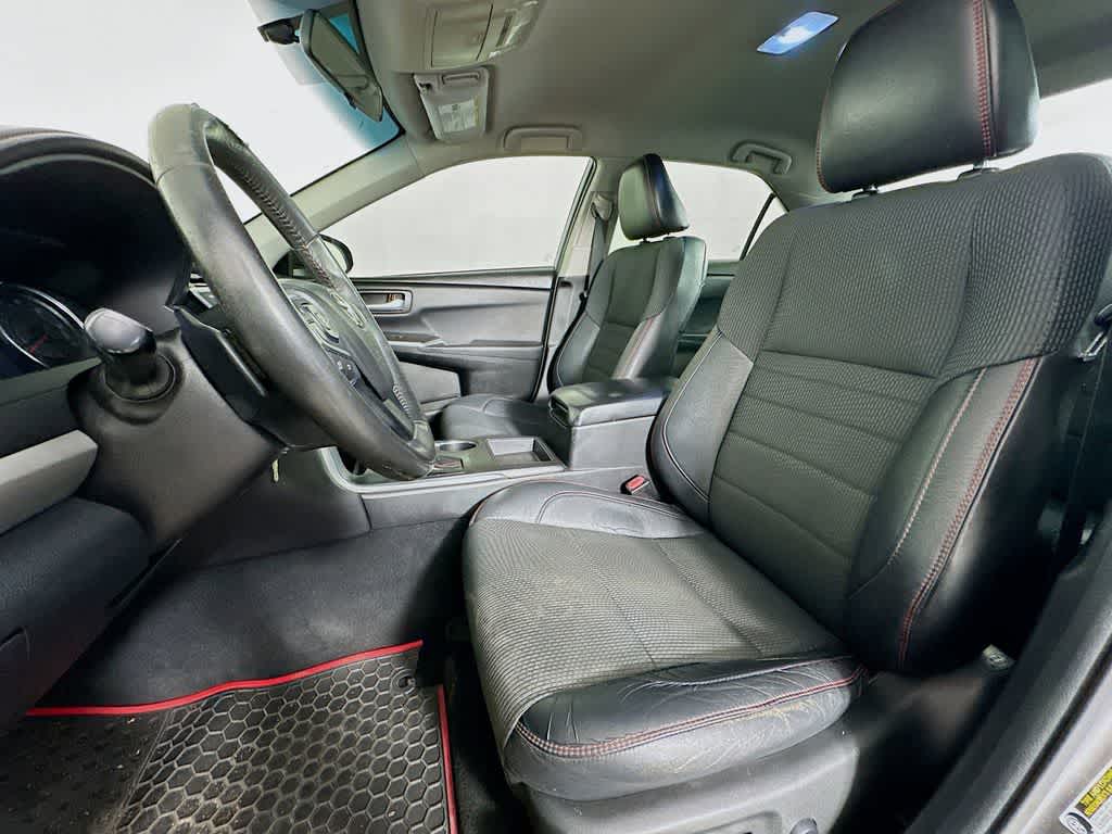 Thumbnail: 2017 Toyota Camry - 12