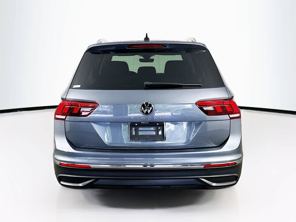 Thumbnail: 2022 Volkswagen Tiguan - 5