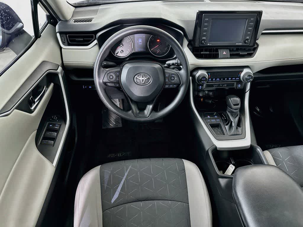 Thumbnail: 2022 Toyota RAV4 - 10
