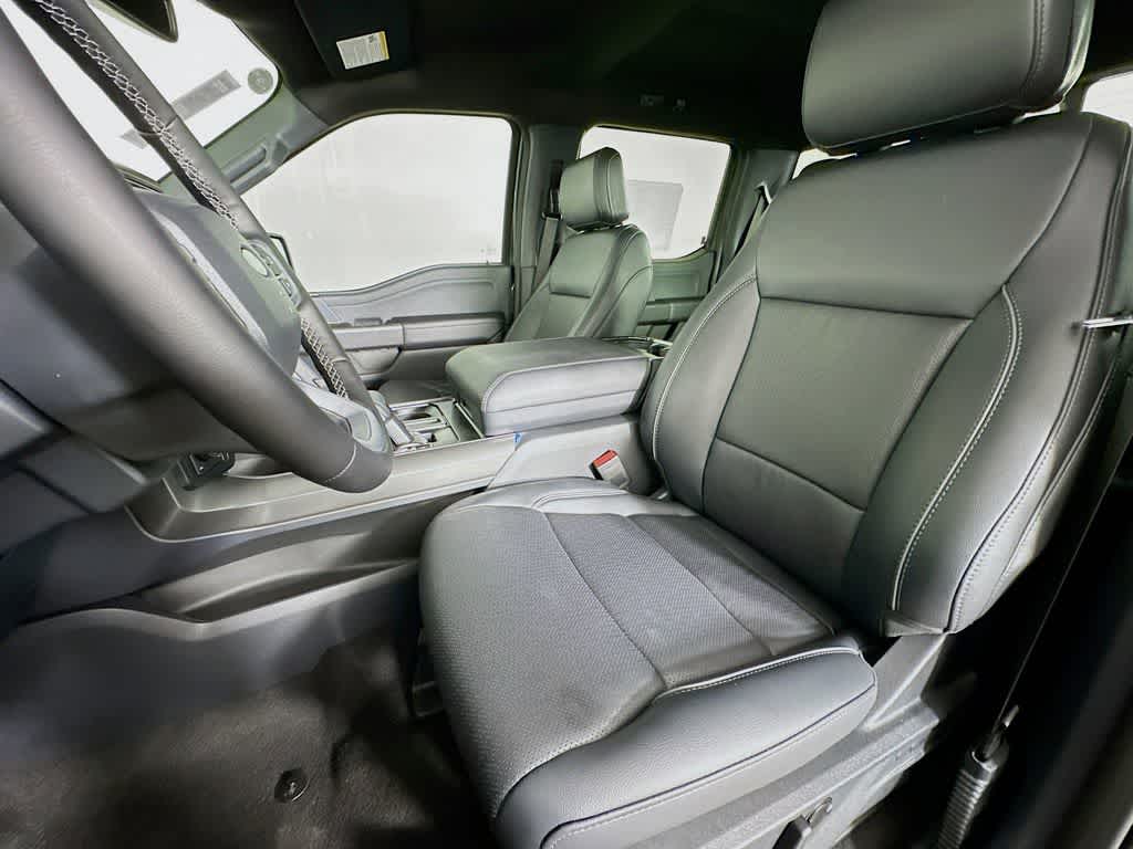 2025 Ford F-150 Lariat 12
