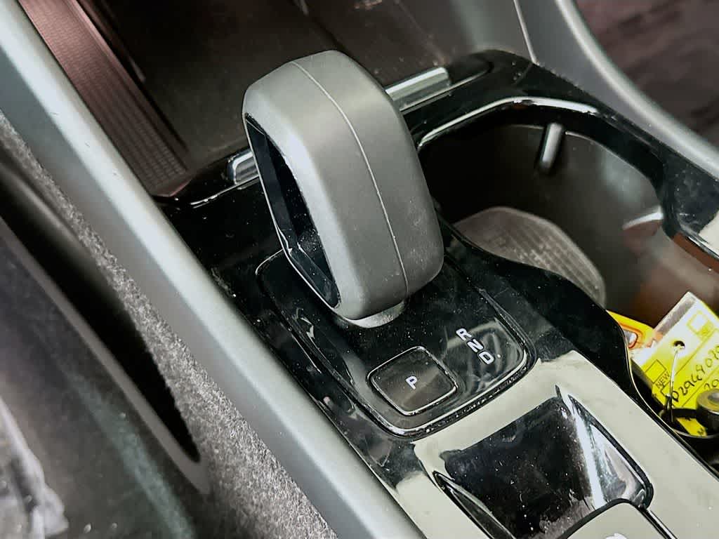 Thumbnail: 2023 Volvo XC40 - 18