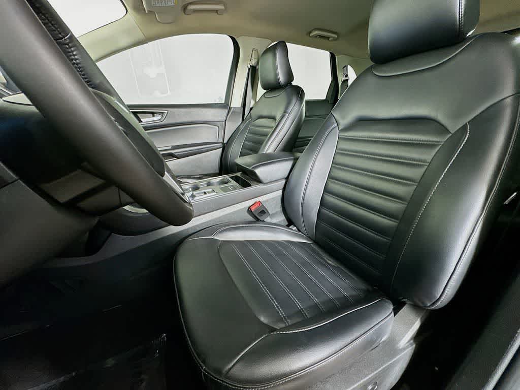 Thumbnail: 2022 Ford Edge - 12