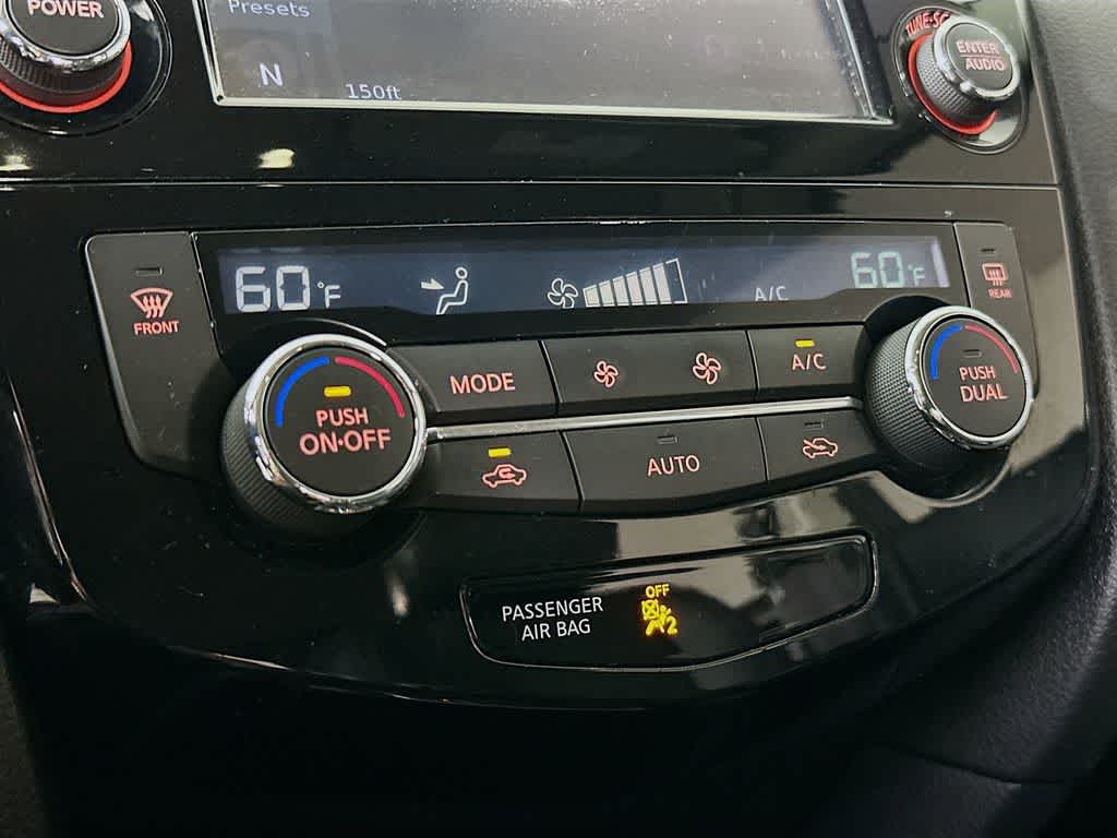 Thumbnail: 2017 Nissan Rogue Sport - 18