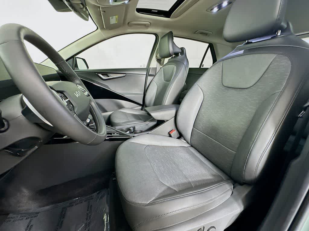 2023 Kia Niro SX Touring 12