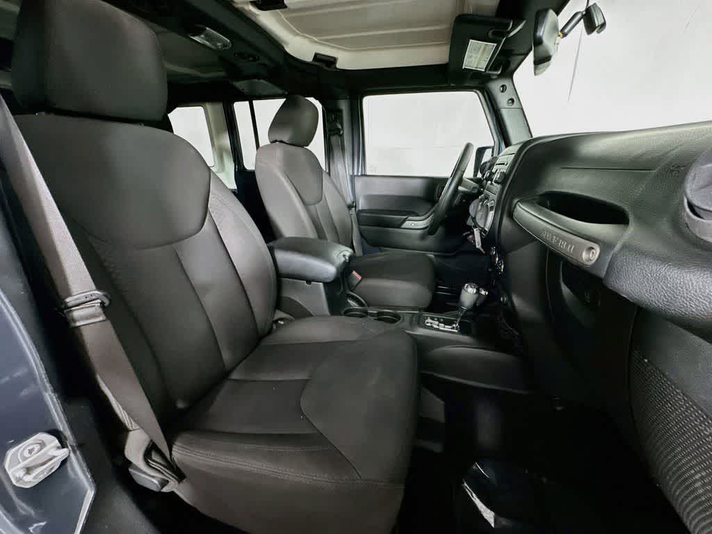 Thumbnail: 2017 Jeep Wrangler - 14