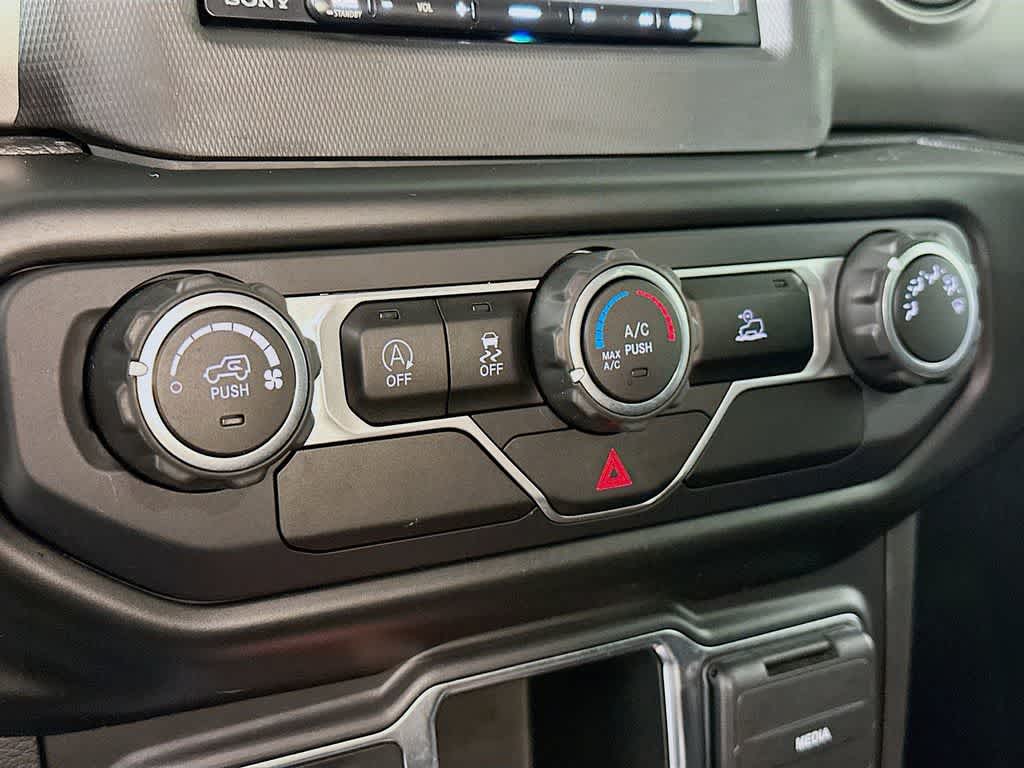 Thumbnail: 2021 Jeep Wrangler - 18