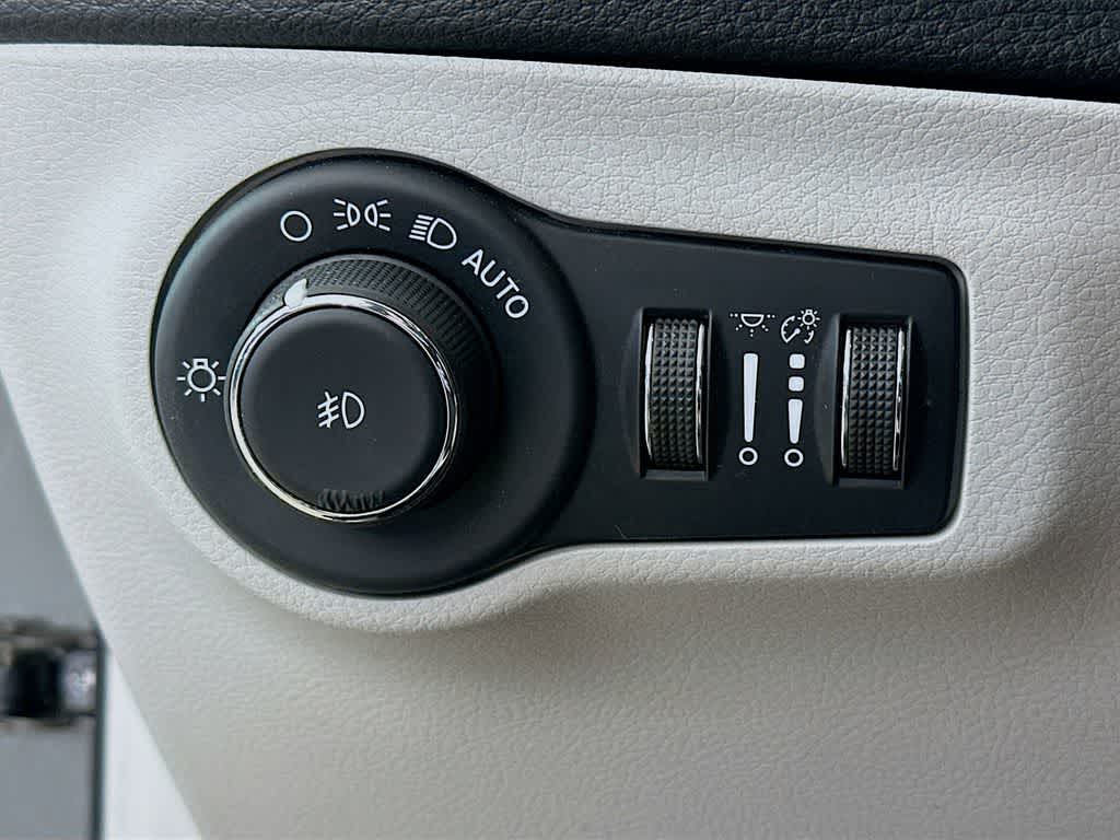 Thumbnail: 2021 Jeep Compass - 27