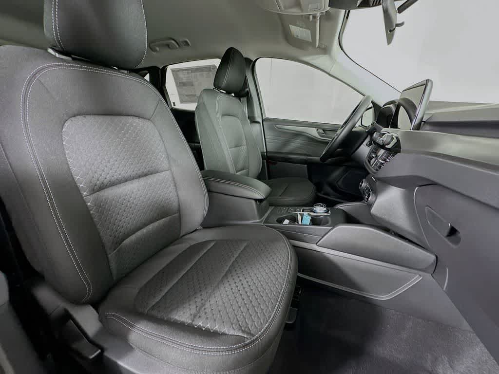 Thumbnail: 2025 Ford Escape - 15