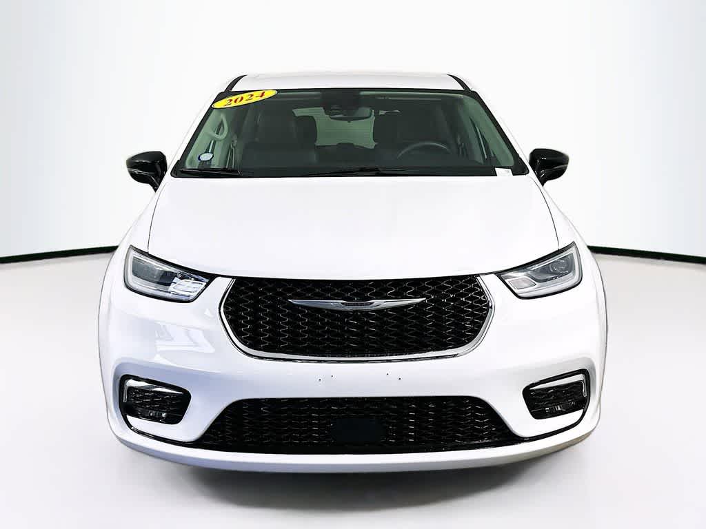 Thumbnail: 2024 Chrysler Pacifica - 6