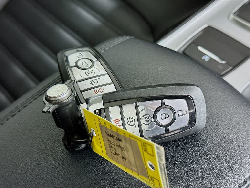 Thumbnail: 2022 Ford Edge - 22